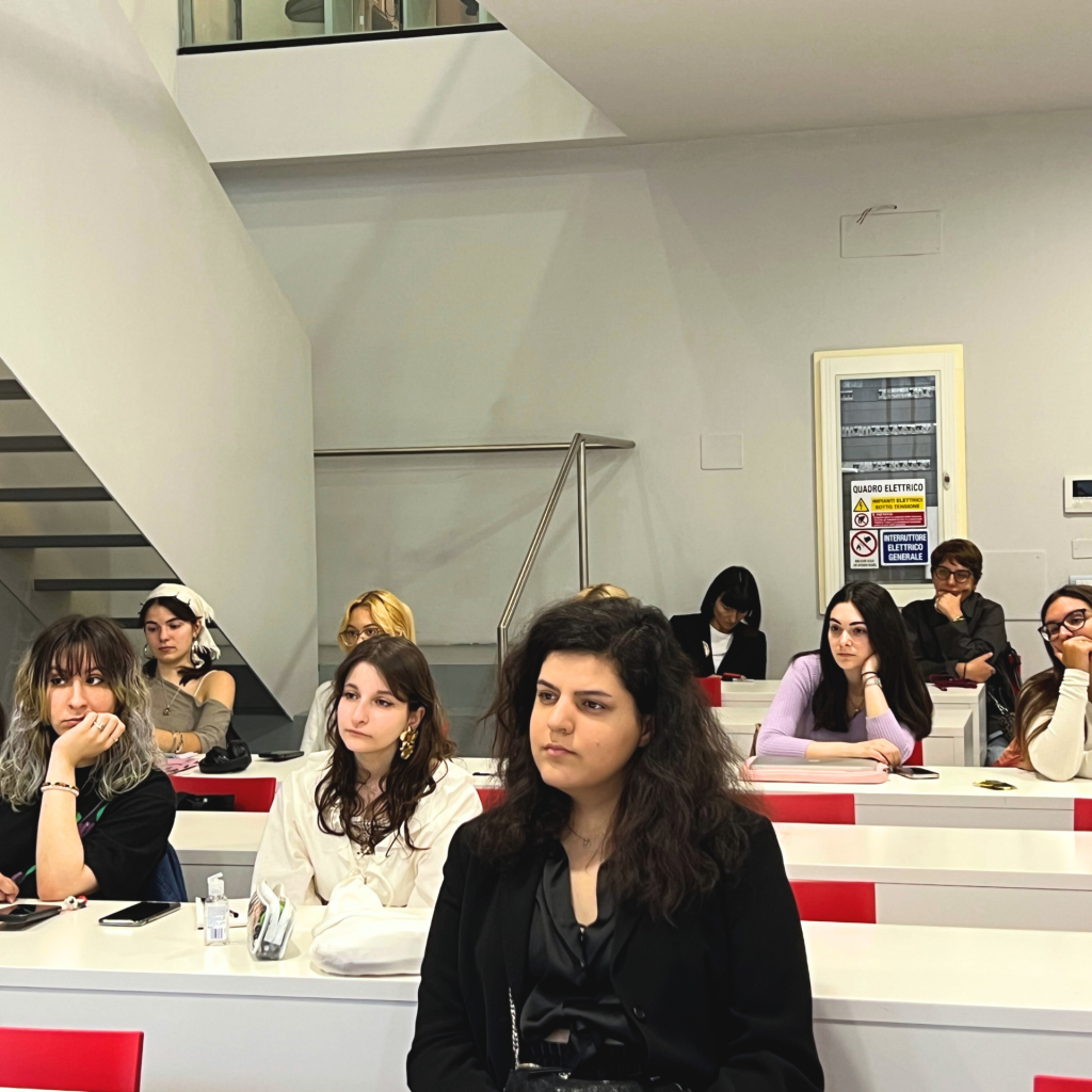 classe con studenti
