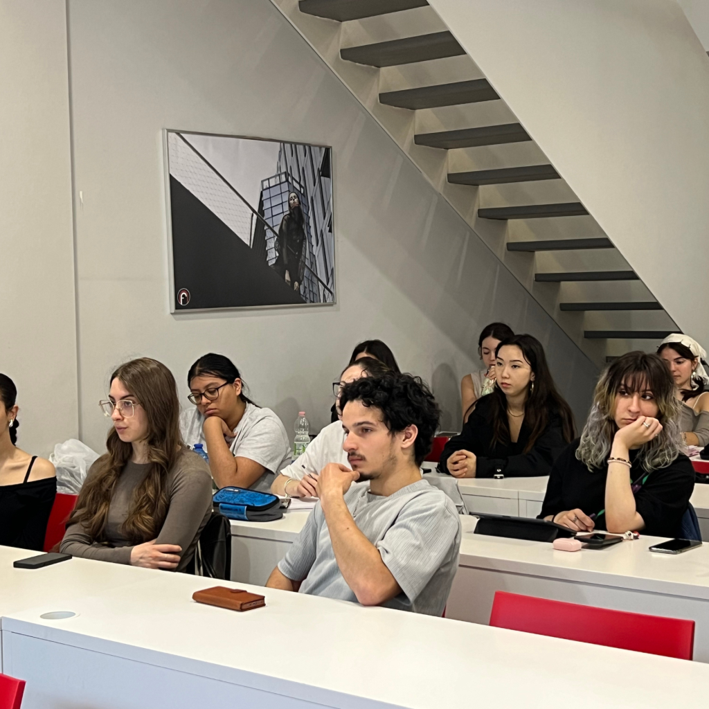 classe con studenti