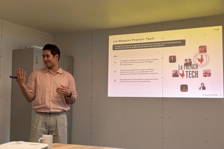 featured-news-beyondtheform una lezione con presentazione power point