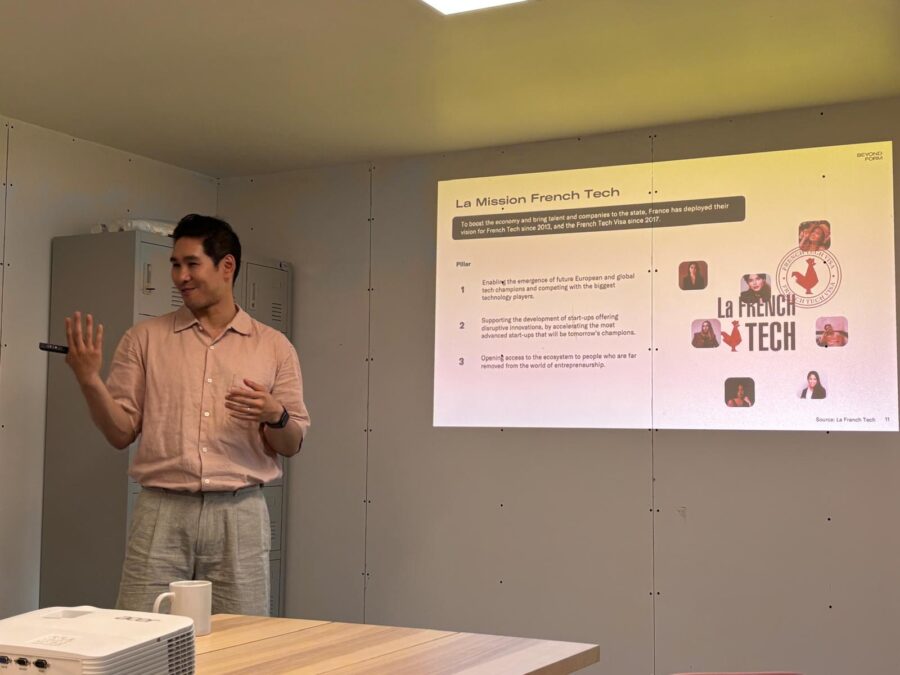 featured-news-beyondtheform una lezione con presentazione power point