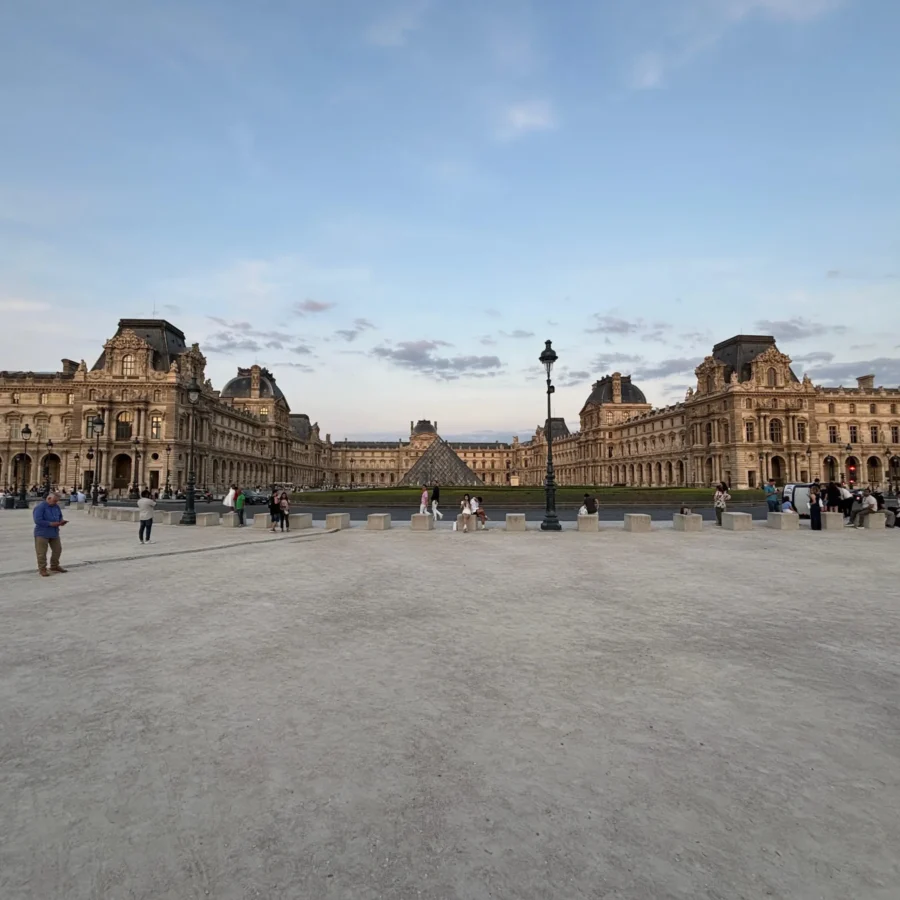 WhatsApp Image 2025-06-19 at 10.11.43 (1) munumento di parigi